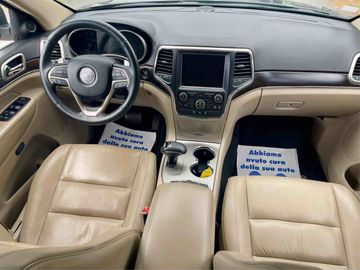 Jeep Grand Cherokee - 8