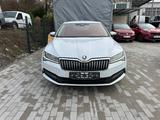 Skoda Superb Combi Ambition 2.0 Aut./Navi/AHK/Kamera - Skoda Gebrauchtwagen in Heidelberg