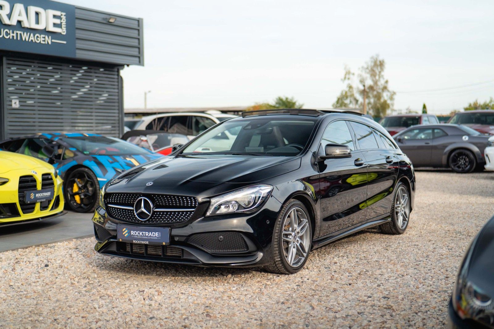 Fahrzeugabbildung Mercedes-Benz CLA 250 Shooting Brake AMG Night-Paket | Pano