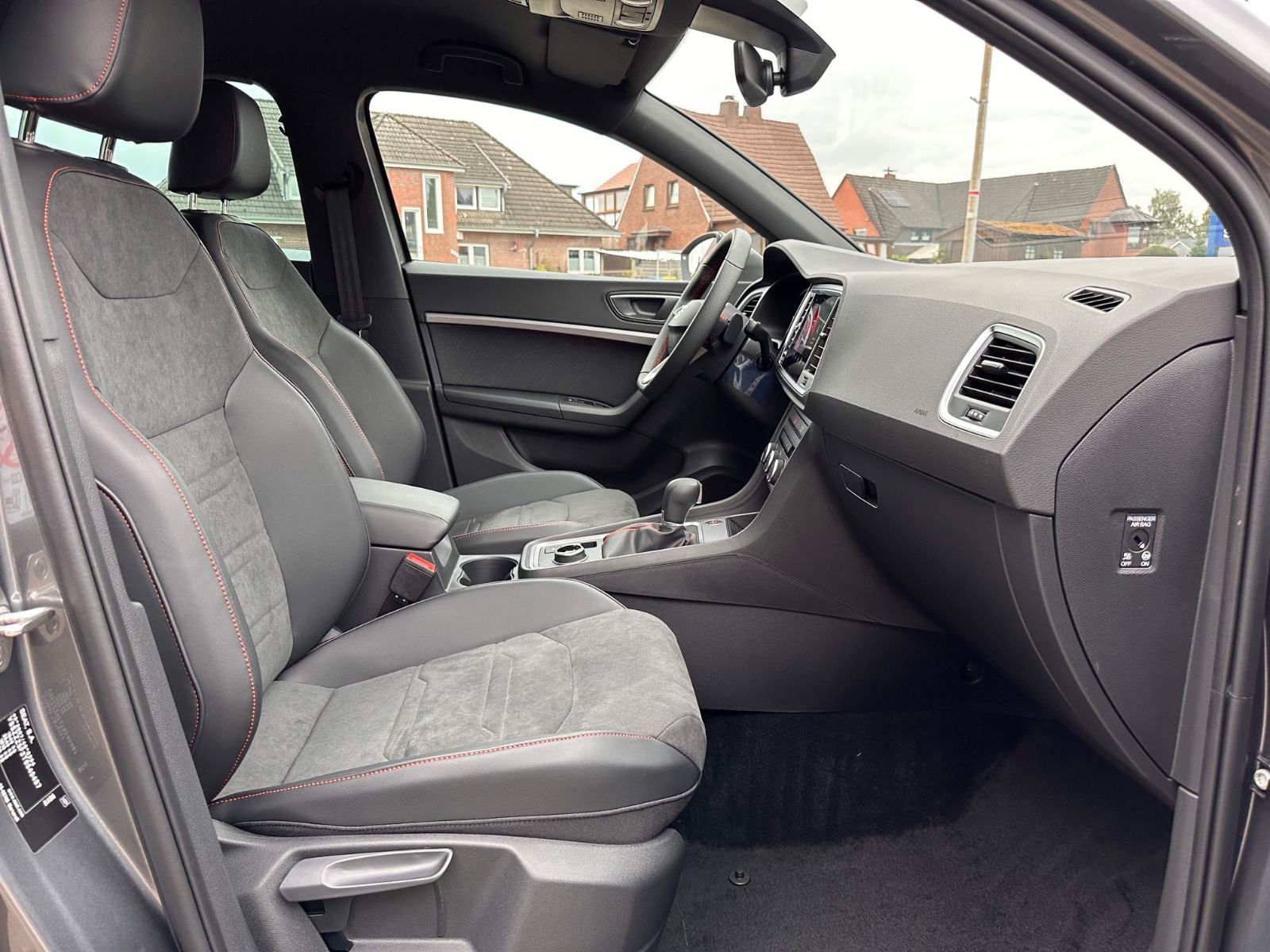 Fahrzeugabbildung SEAT Ateca FR 1.5 TSI DSG AHK/ACC/NAVI/LED/eHeck/SHZ