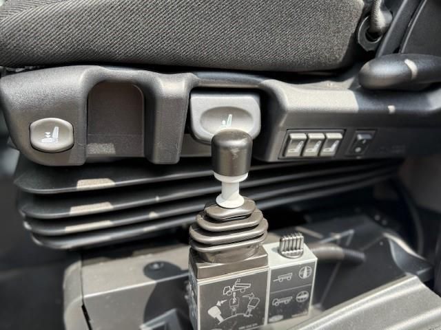 Fahrzeugabbildung Iveco EuroCargo ML80E22K Meiller Dreiseitenkipper