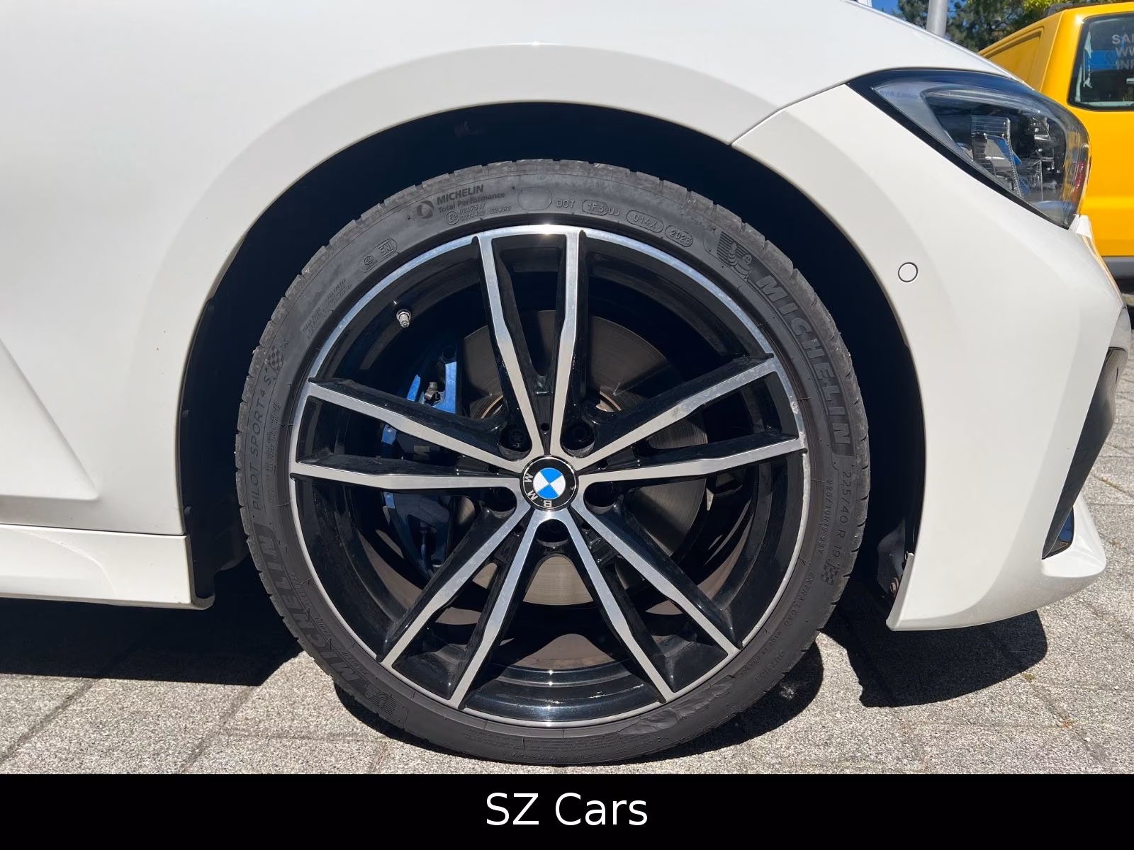 BMW 330d Touring xDrive M Sport*AHK*PANO*