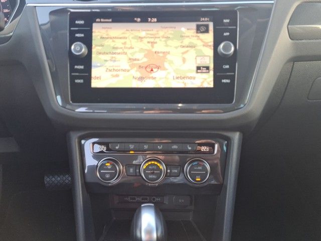 Fahrzeugabbildung Volkswagen Tiguan TDI HL 4M LED STH AHK Navi AID ACC RFK SH