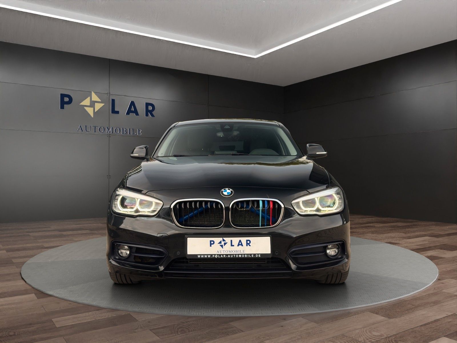 Fahrzeugabbildung BMW 118i Sport Line *Leder*Navi*Dig.Cock*LED*