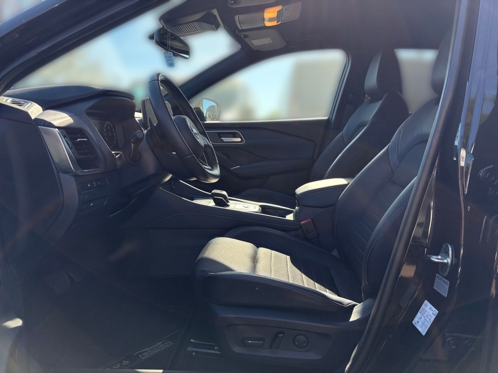 Fahrzeugabbildung Nissan Qashqai 1.3 DIG-T Tekna*Navi*AHK*360°Kamera*SHZ*