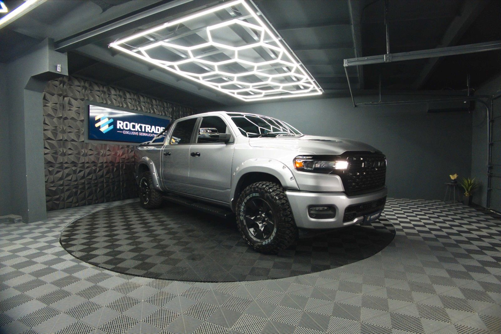Fahrzeugabbildung Dodge RAM 3.0 MY 25 TWIN TURBO Offroad Night ACC 19%