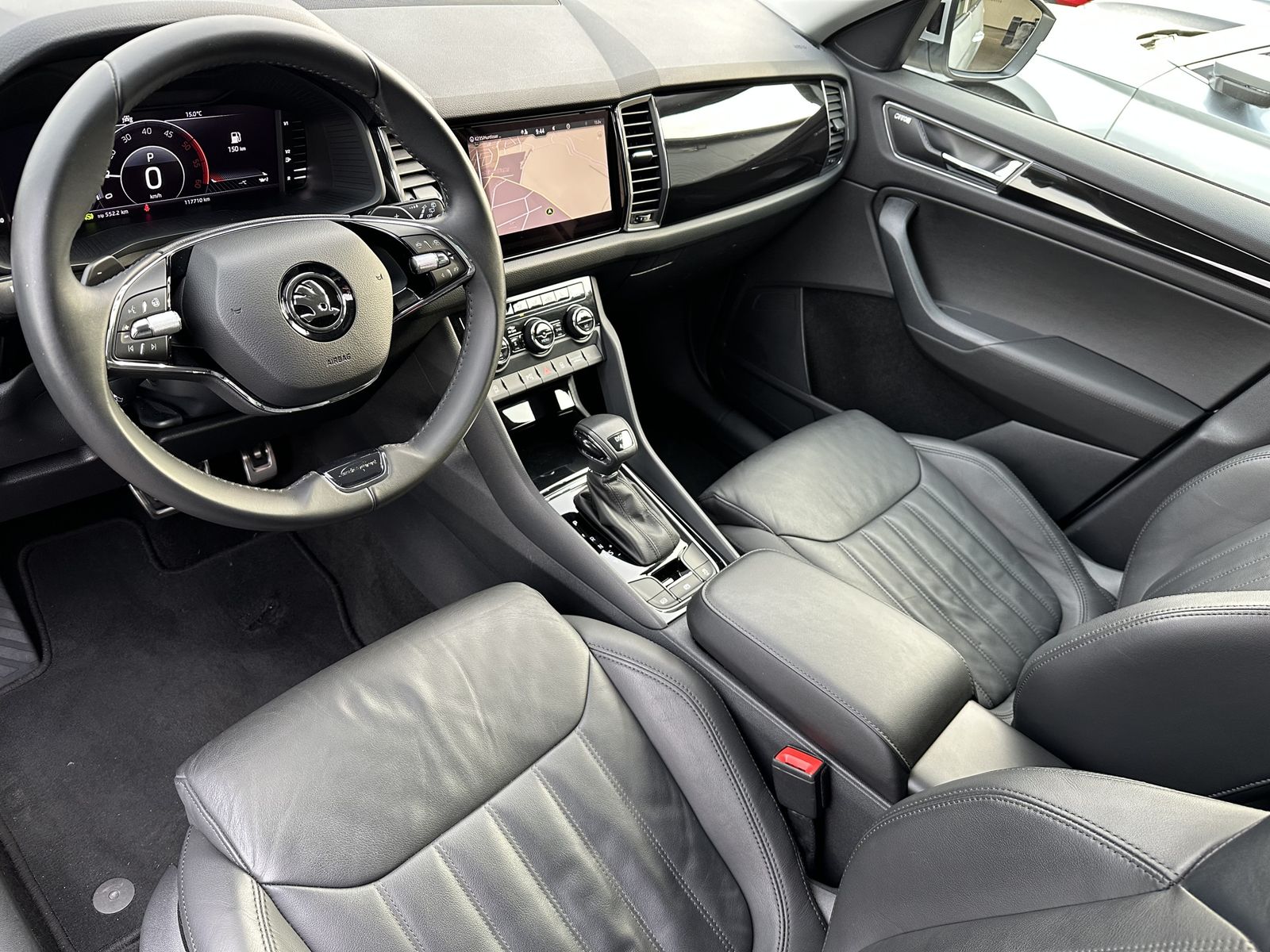 Fahrzeugabbildung SKODA Kodiaq 2.0 TDI DSG 4x4 L&K NAV+LED+AHK+360°+SHZ