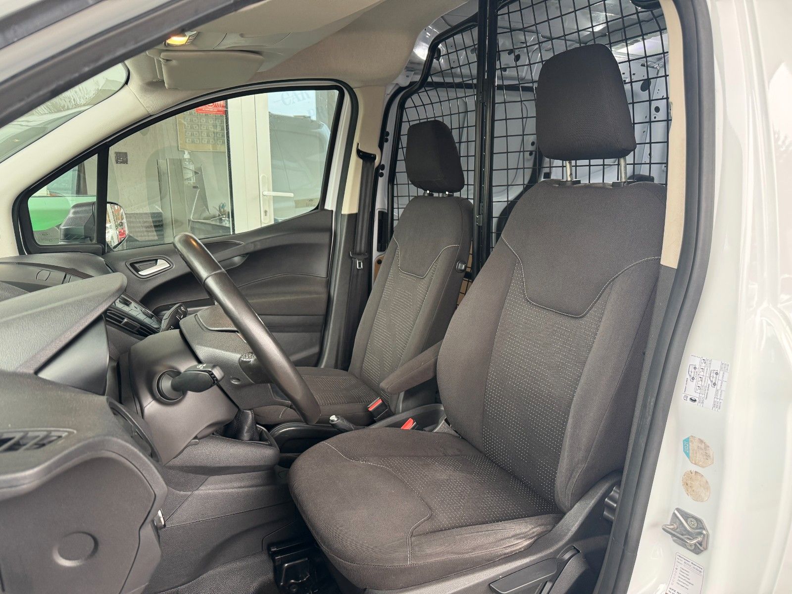 Fahrzeugabbildung Ford Transit Courier Klima/Bluetooth/1.Hand