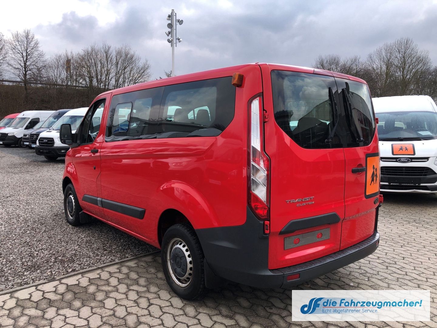 Fahrzeugabbildung Ford Transit Custom Kombi 300 L1 2.2 TDCi *8463