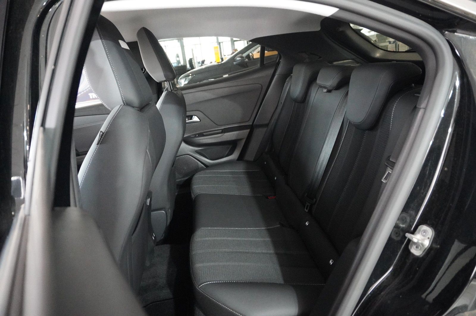 Fahrzeugabbildung Opel Mokka 1.2T ELEGANCE NAVI/LED/KAMERA/SPORT/DAB+