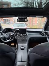Mercedes-Benz GLC 250 4MATIC AMG Line Autom. AMG Line - schwarze Mercedes-Benz GLC-Klasse