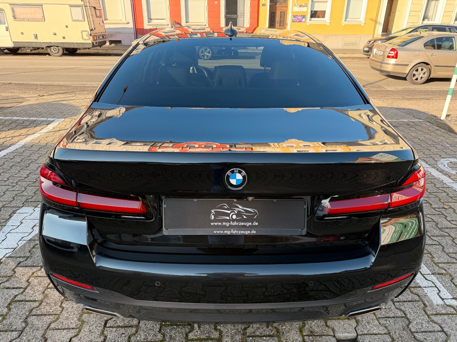 Fahrzeugabbildung BMW 530 d xDrive M SPORTPAKET STANDHEIZUNG KAMERA