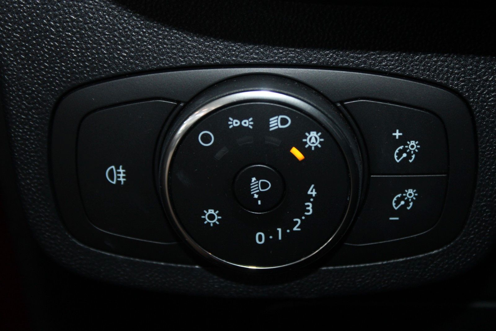 Fahrzeugabbildung Ford Fiesta MHEV ST-Line 5-trg LED WinterPaket 1.Hand