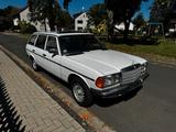 Mercedes-Benz Mercedes Benz 230TE - Mercedes-Benz E 230: Kombi
