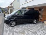 Volkswagen T5 Multivan wenig KM TÜV neu  - schwarze Volkswagen T5 Multivan