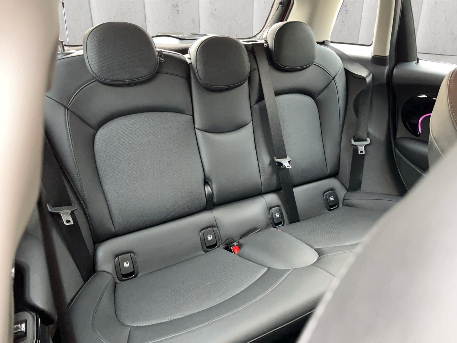 Fahrzeugabbildung MINI COOPER 5-trg.*Keyless*Navi*PDC*Aktionsangebot