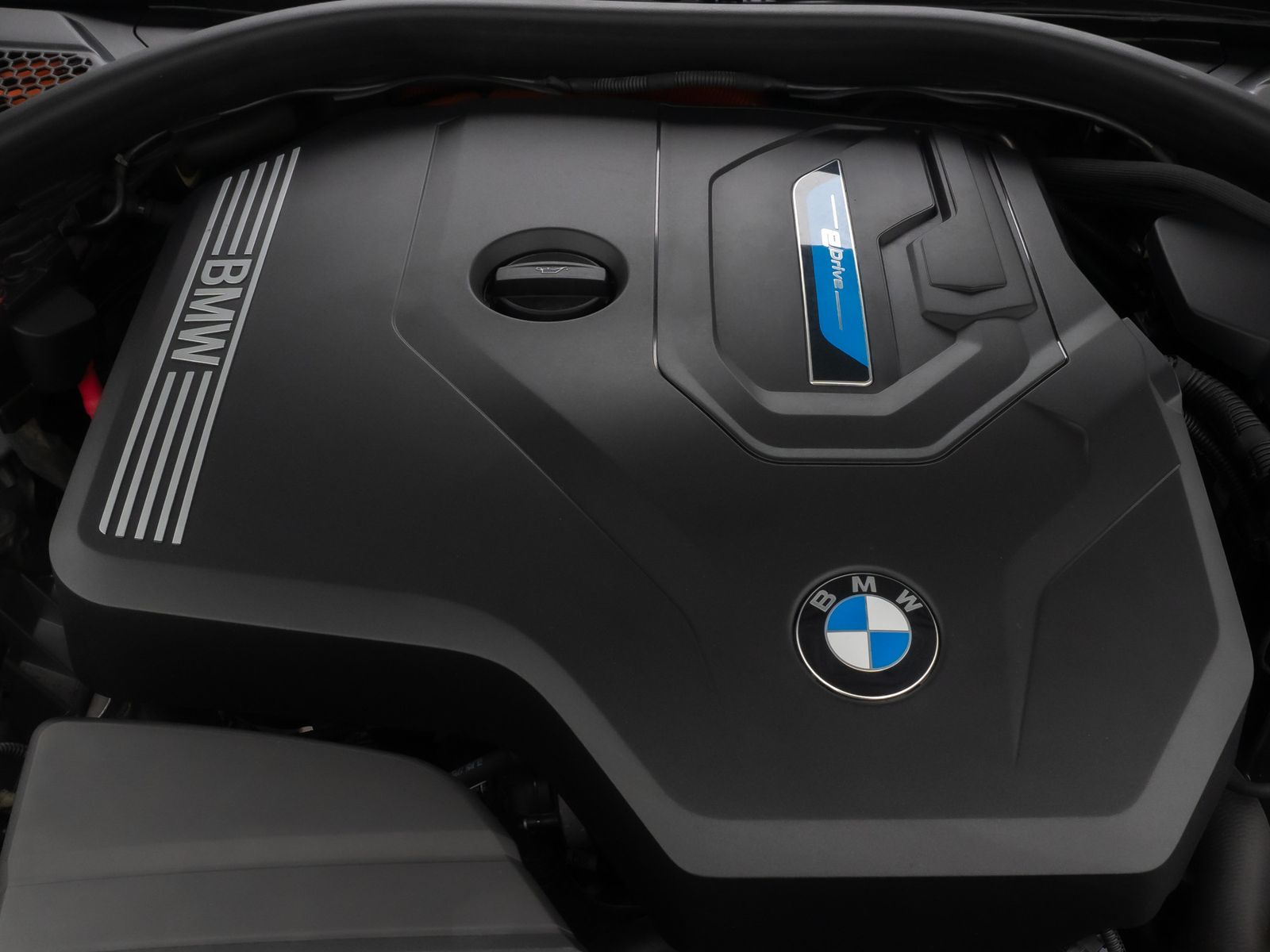Fahrzeugabbildung BMW 330e Laser 360&deg;HUD DAB Komfort Alarm ACC AHK