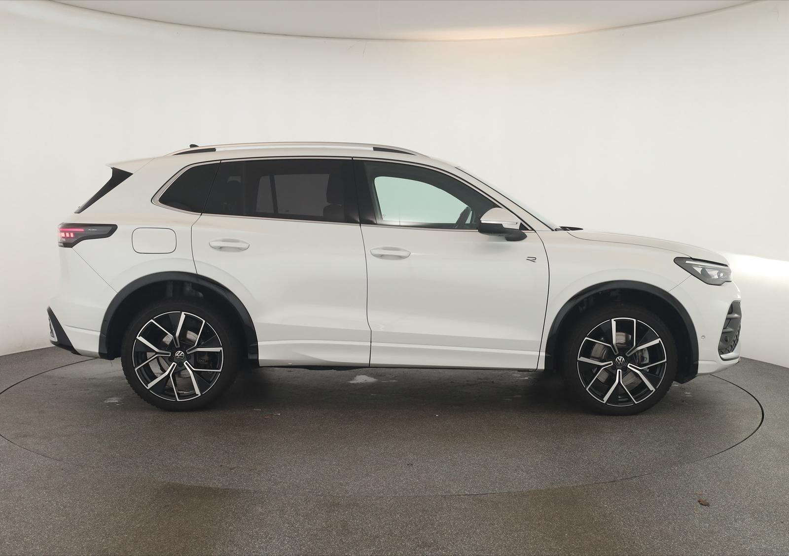 Volkswagen Tiguan 2.0 TDI 4M DSG R-Line Leder Pano Navi 360