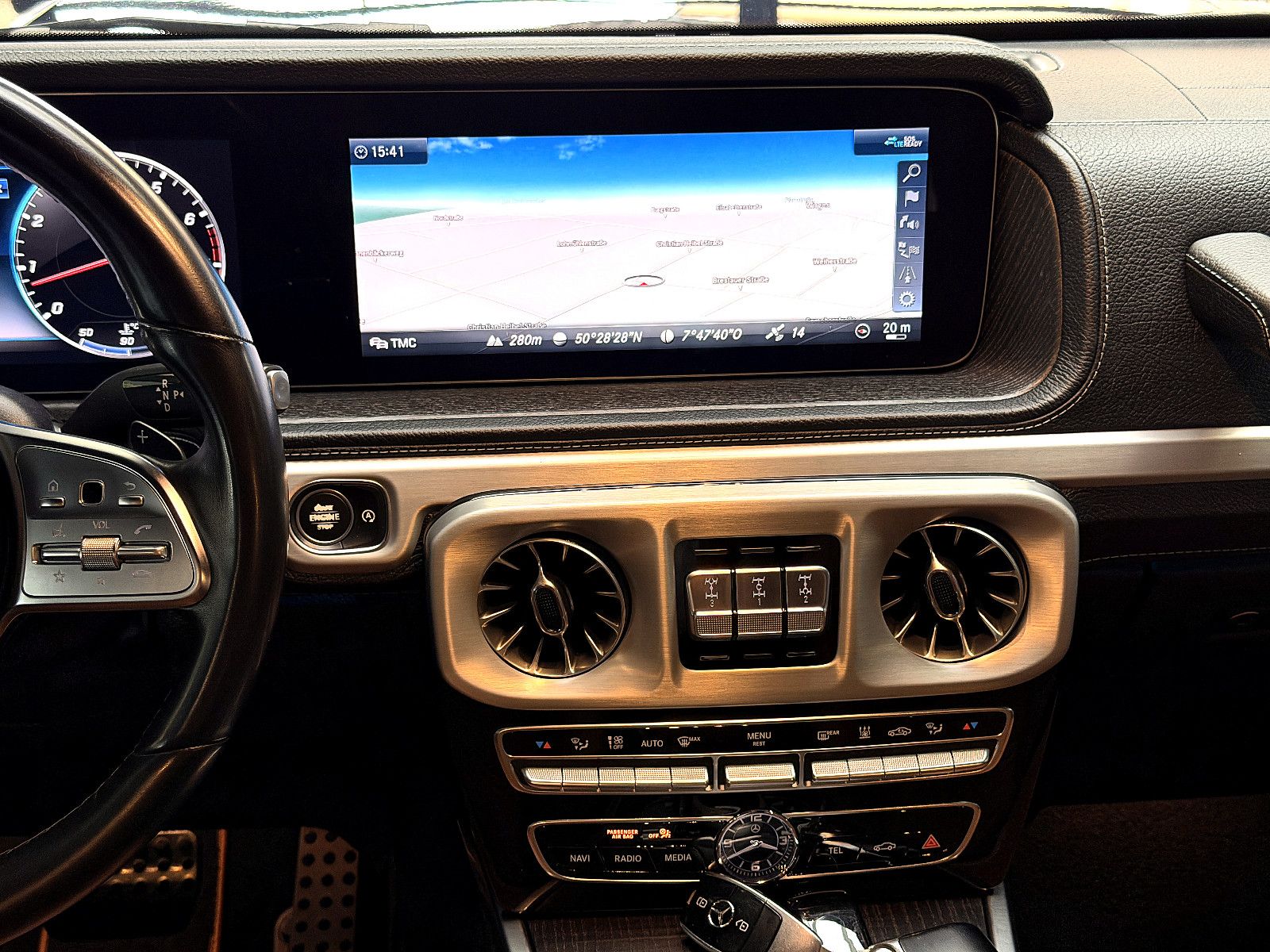 Fahrzeugabbildung Mercedes-Benz G 500 /AMG/22''ALU/AMBIENTE/360°KAM/STANDHEIZUNG