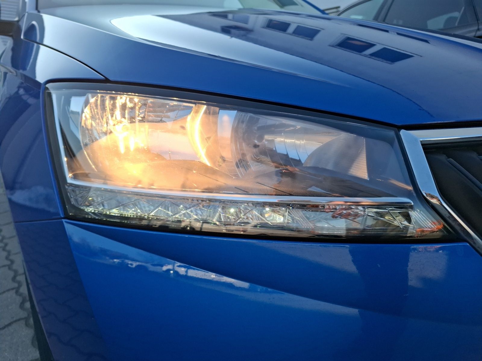 Fahrzeugabbildung SKODA Fabia Combi TSI Active Klima PDC SH LM