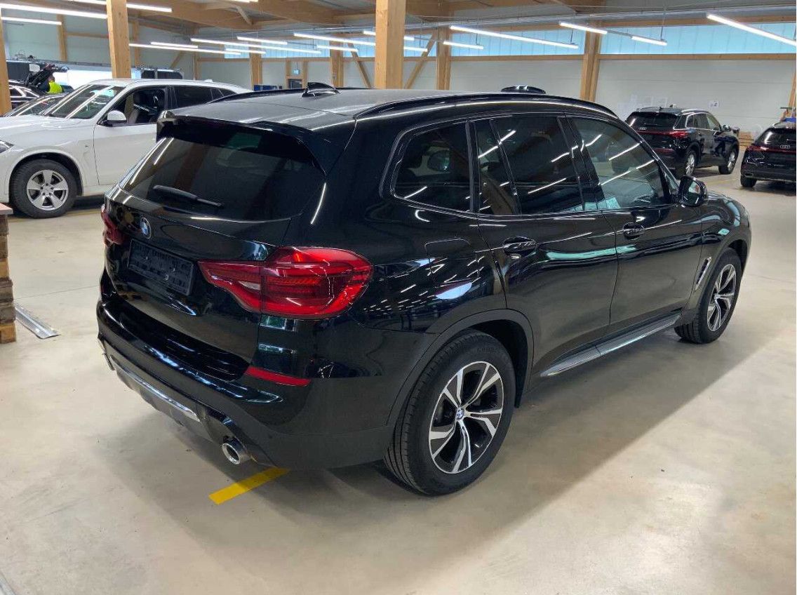 Fahrzeugabbildung BMW X3 xDr 20d AT8 LED/ACC/LEDER/VIRTU/NAVI/HIFI/DAB
