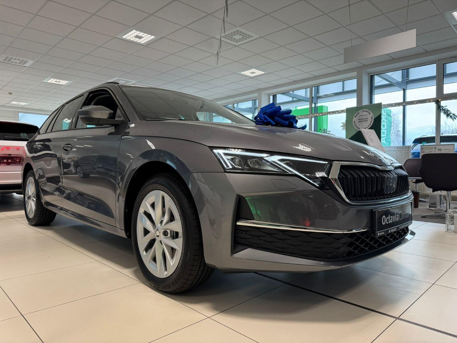 Skoda Octavia Combi 2.0TDI DSG*RFK*AHK*NAVI*Head-Up