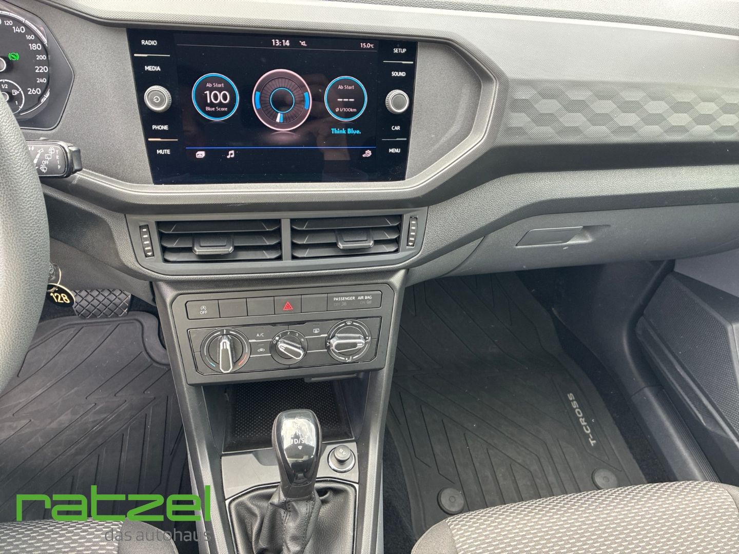 Fahrzeugabbildung Volkswagen T-Cross 1.0 TSI DSG Ausparkassistent Totwinkelas