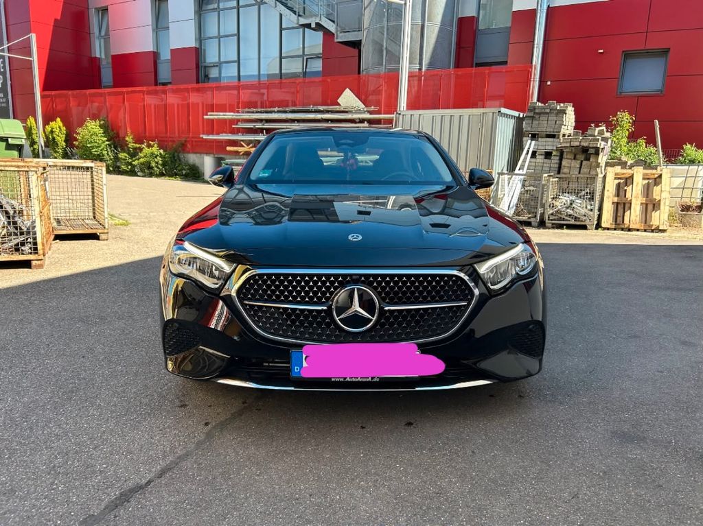 Image of Mercedes-Benz E 220