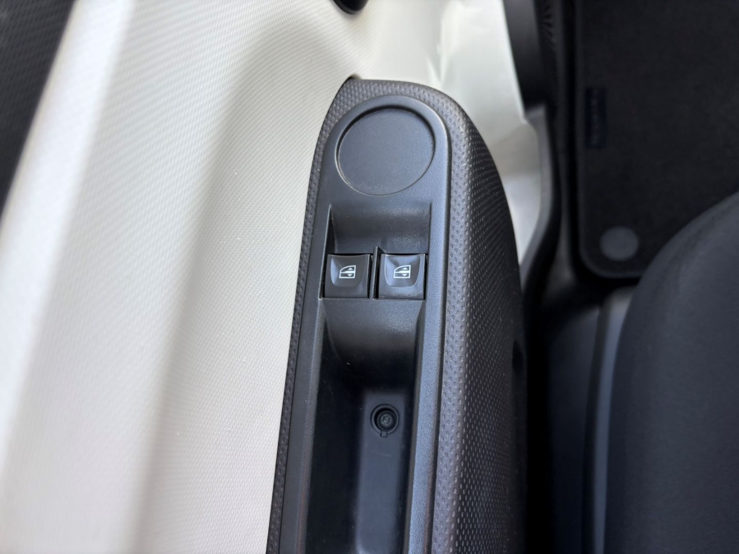 Fahrzeugabbildung Renault Twingo Life Bluetooth Tel.-Vorb. Berganfahrass.