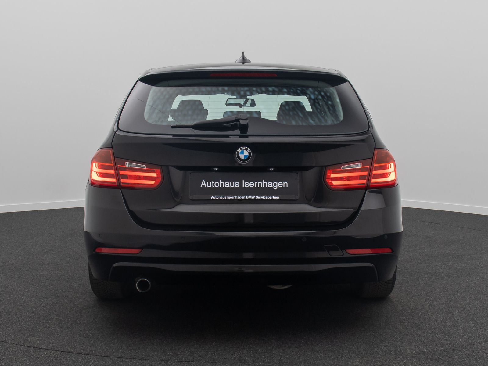 Fahrzeugabbildung BMW 318d GeschwindigReg AHK PDC Lordos NaviBusiness