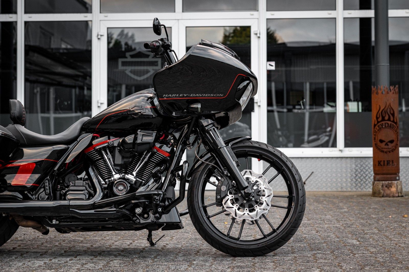 Fahrzeugabbildung Harley-Davidson CVO ROAD GLIDE 117 FLTRXSE - Kesstech -