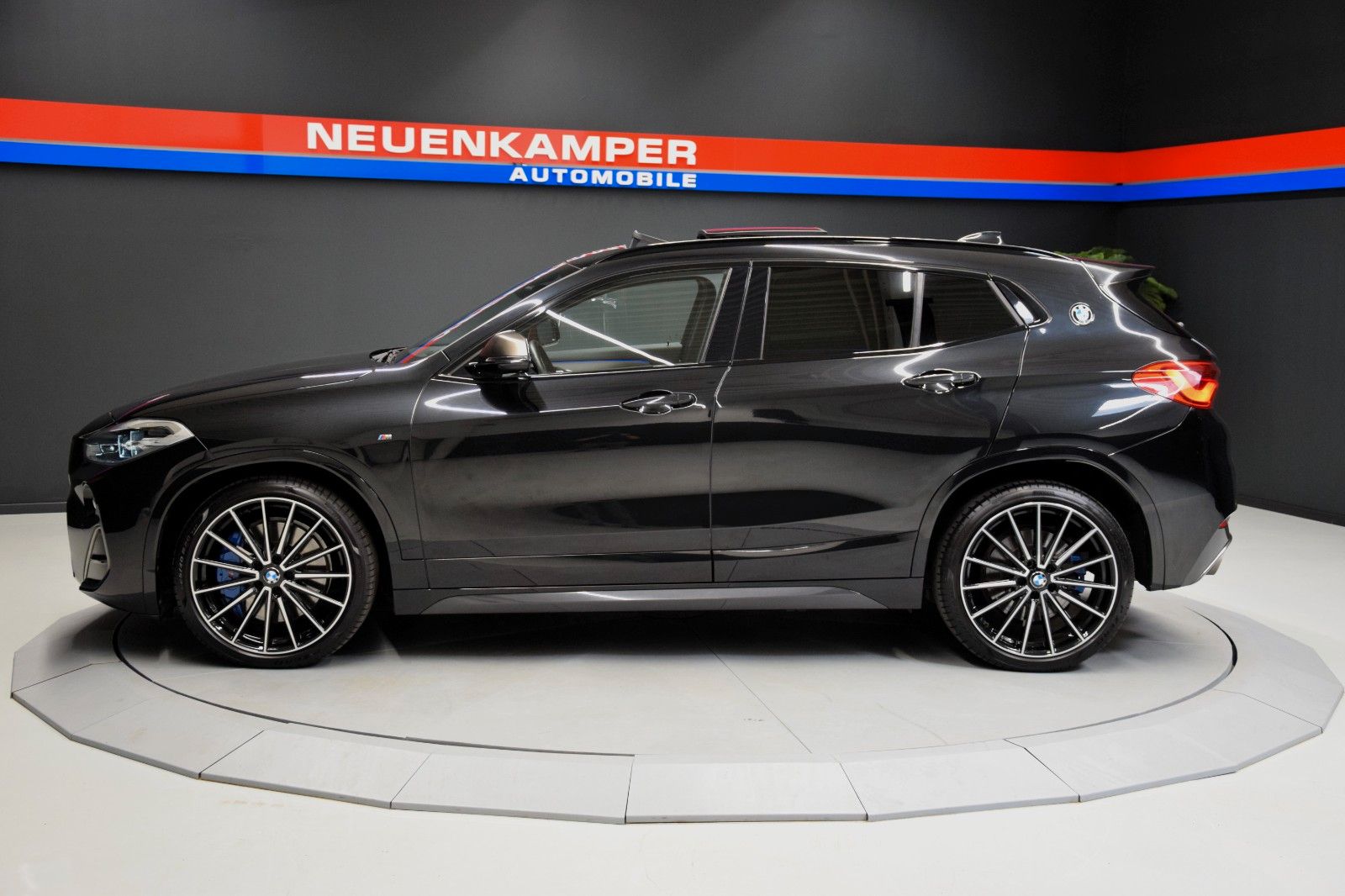 Fahrzeugabbildung BMW X2 xDrive M35i Pano ACC HuD h/k Schalensitze LED