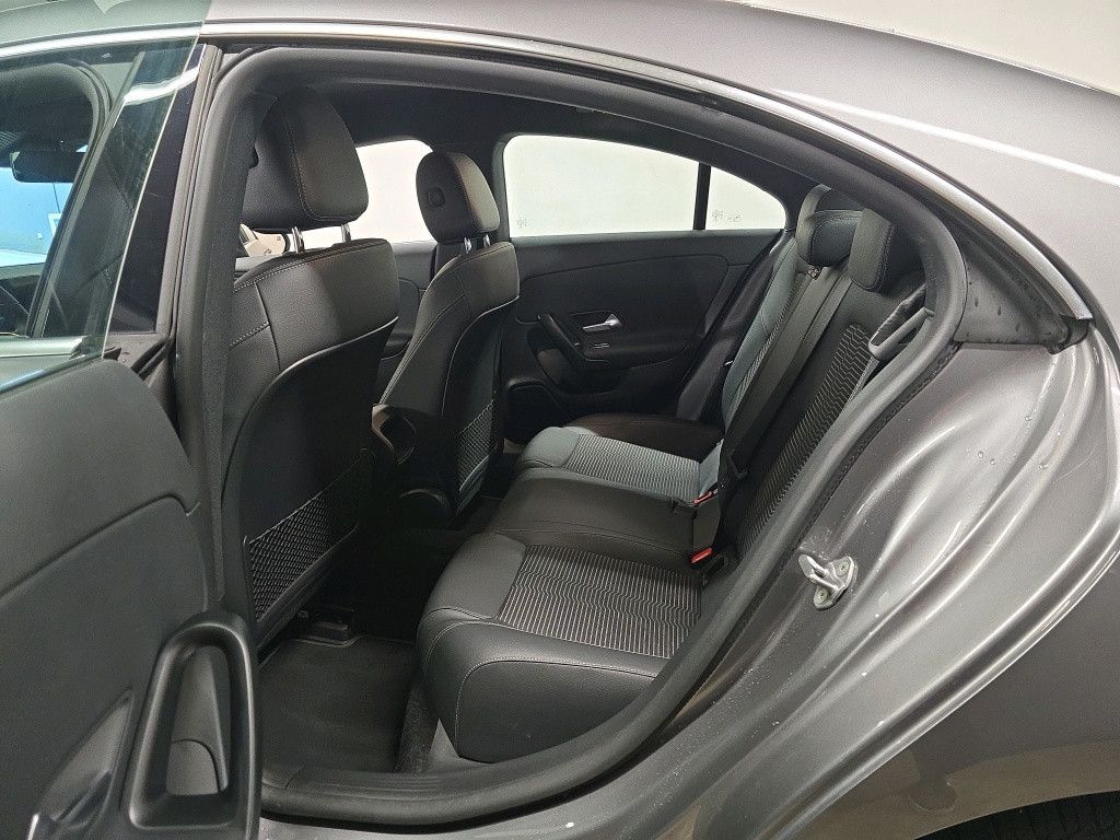 Fahrzeugabbildung Mercedes-Benz CLA 250 e Hybrid Aut DAB GRA Navi LED Kamera SHZ