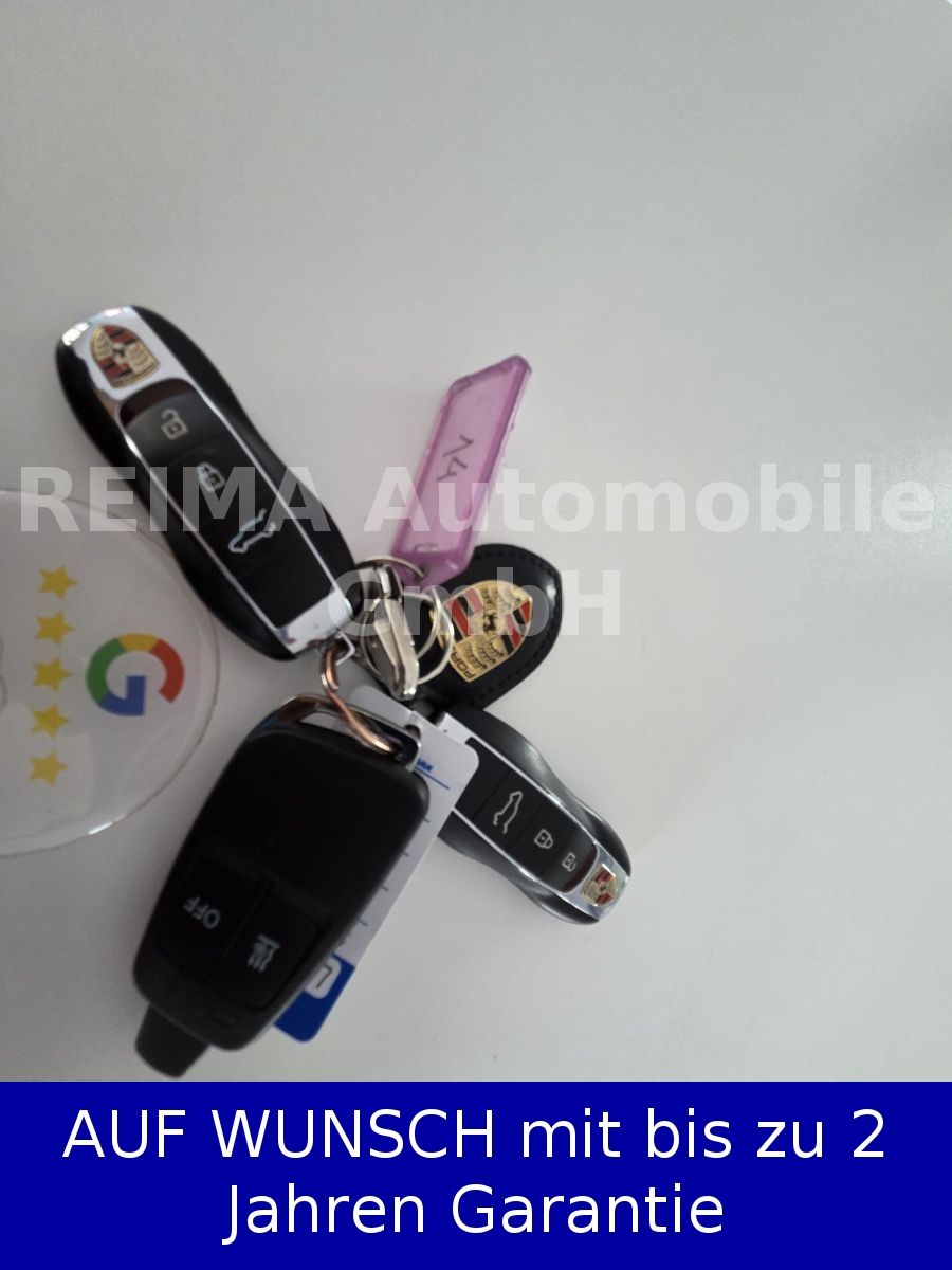 Fahrzeugabbildung Porsche Macan 2,0i, , LED, Standheizung, Luft, Pano