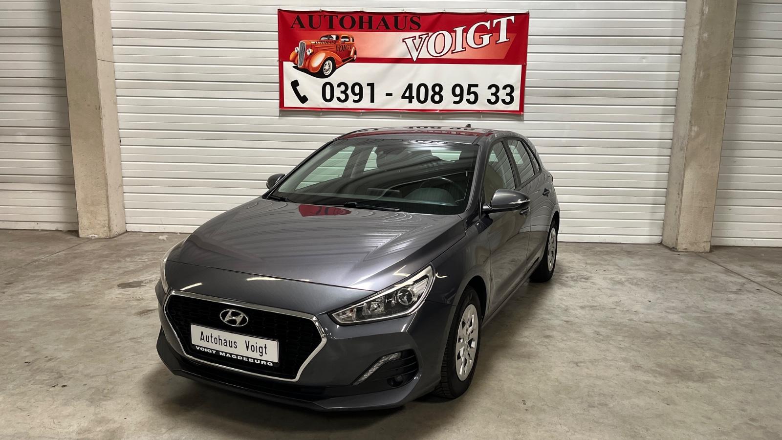 Hyundai i30  Navi Sitzheizg Tempomat Kamera Lenkradh.