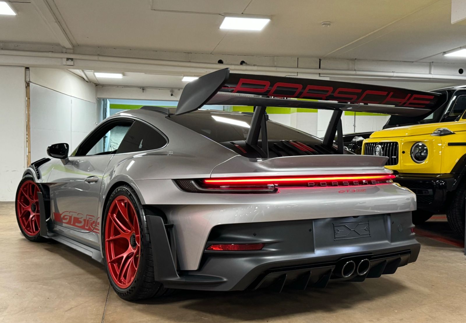 Fahrzeugabbildung Porsche 911 GT3 RS WEISSACH CARBON-KÄFIG CERAMIC 24 FULL