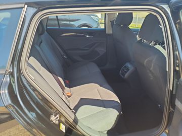 Bild 9 VW Passat Variant 1.5 eTSI - NAVI,IDA,SHZG,ACC,LED