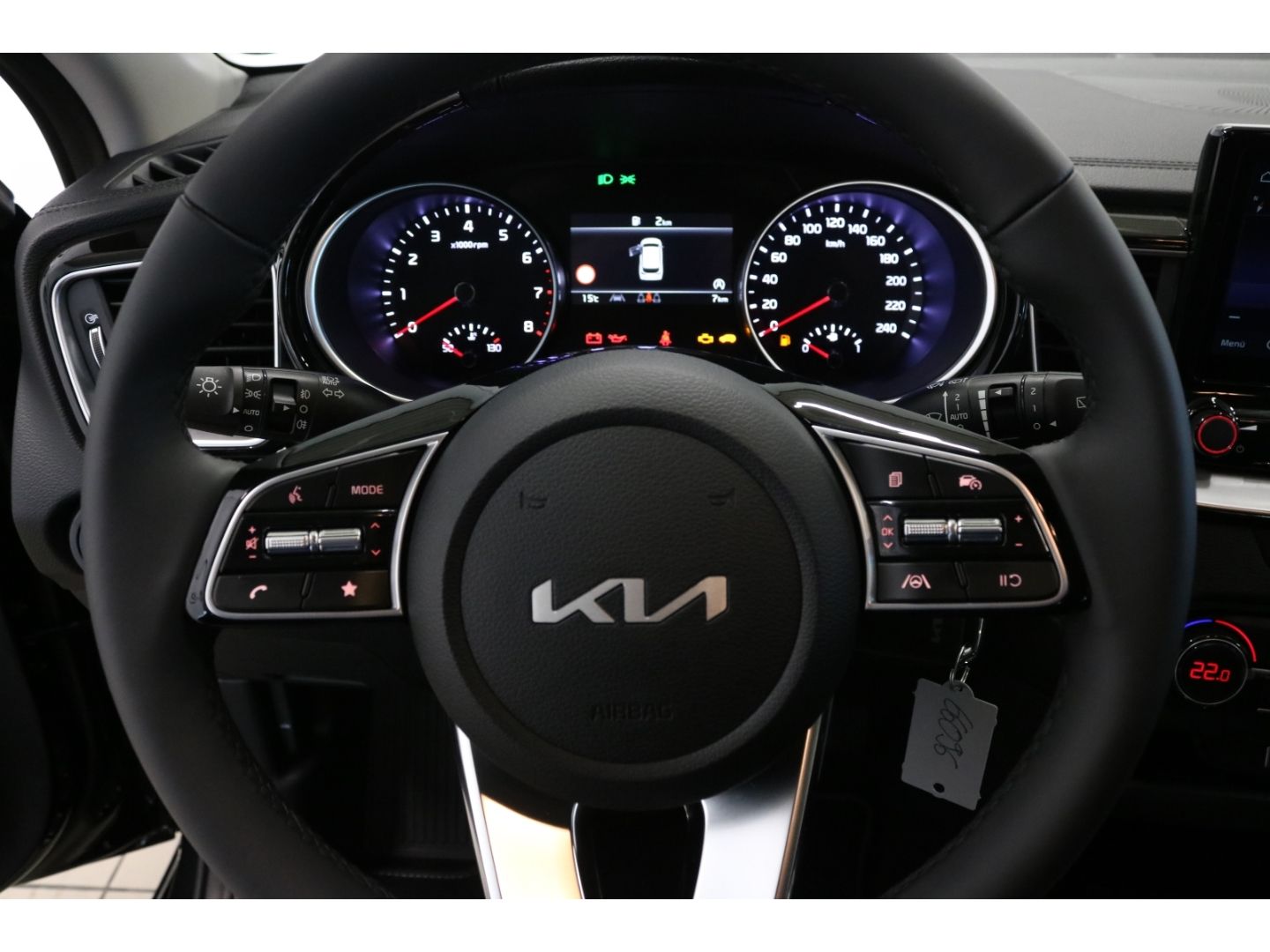 Fahrzeugabbildung Kia Ceed_sw Spirit Navi Tempomat Kamera JBL SHZ