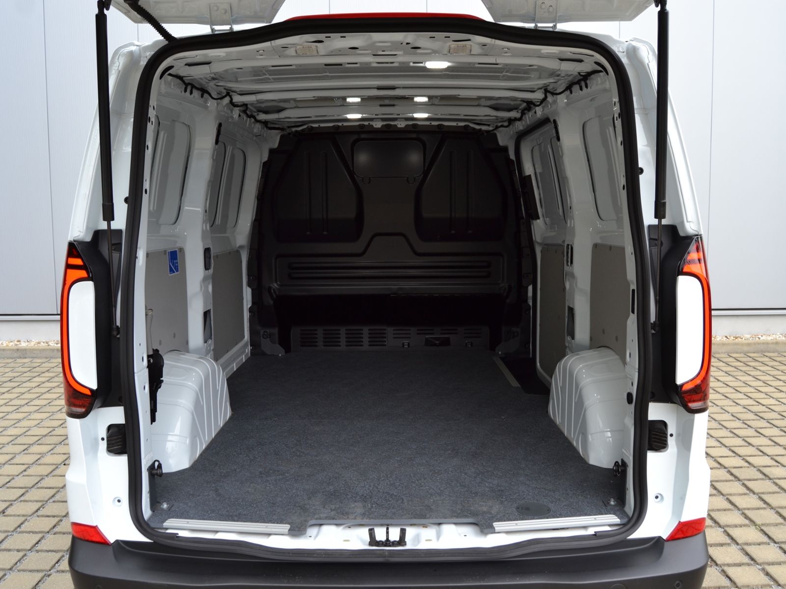 T7 Transporter Kasten 2.0 TDI 150 PS EXTERIEUR/A