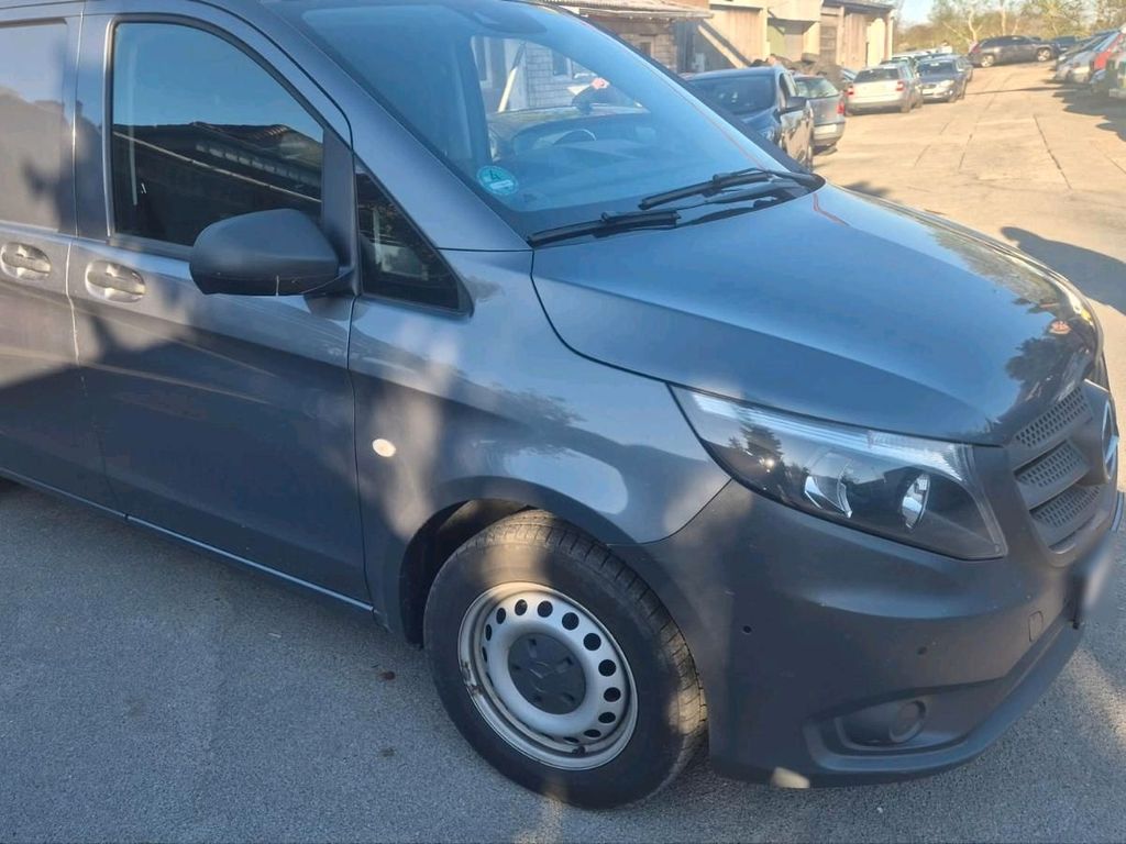 Image of Mercedes-Benz Vito