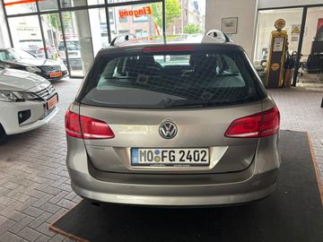 Volkswagen Passat Variant - 7