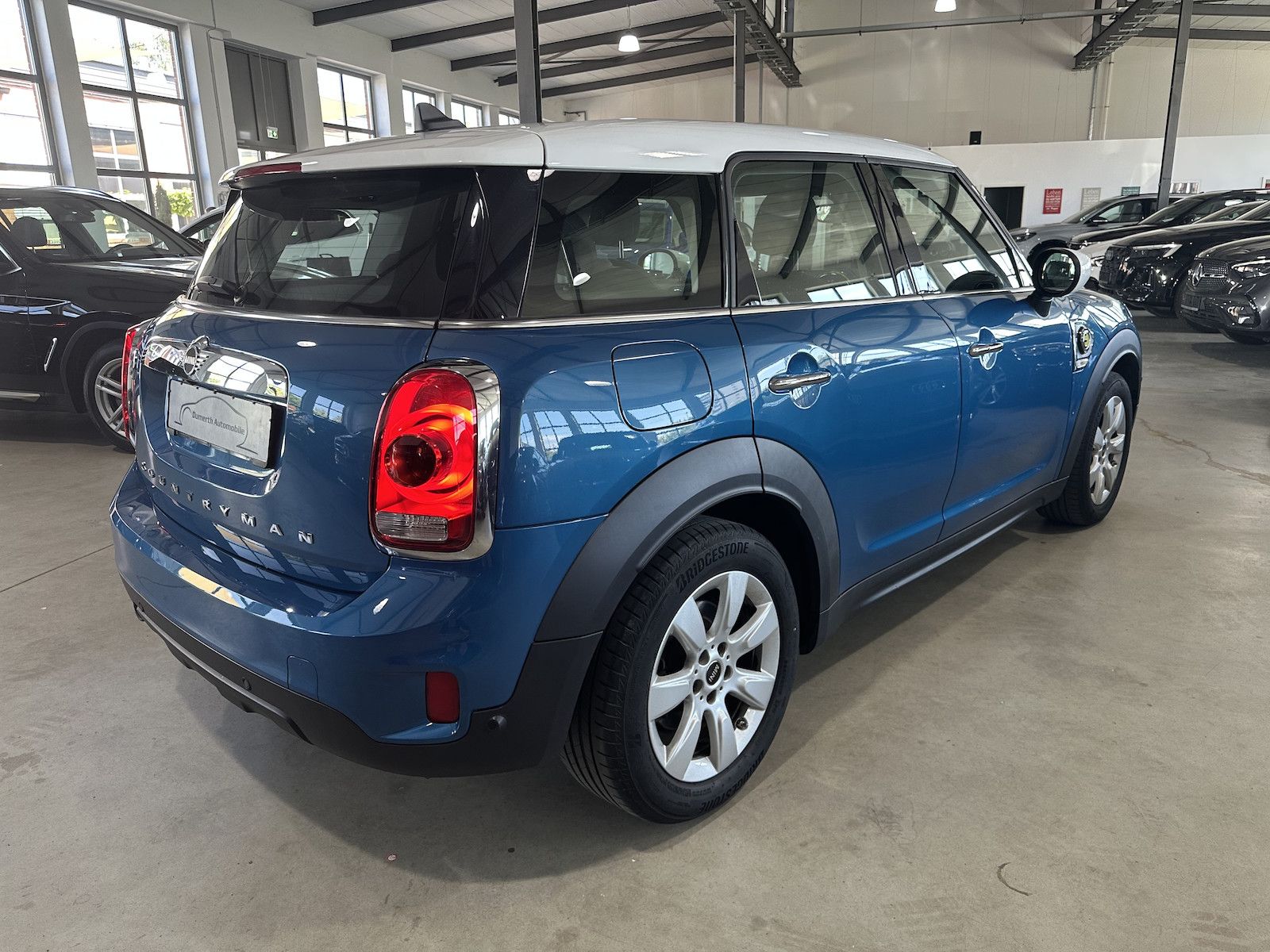Fahrzeugabbildung MINI Cooper S Countryman S E ALL4/NAV/KAM/LED/Keyless