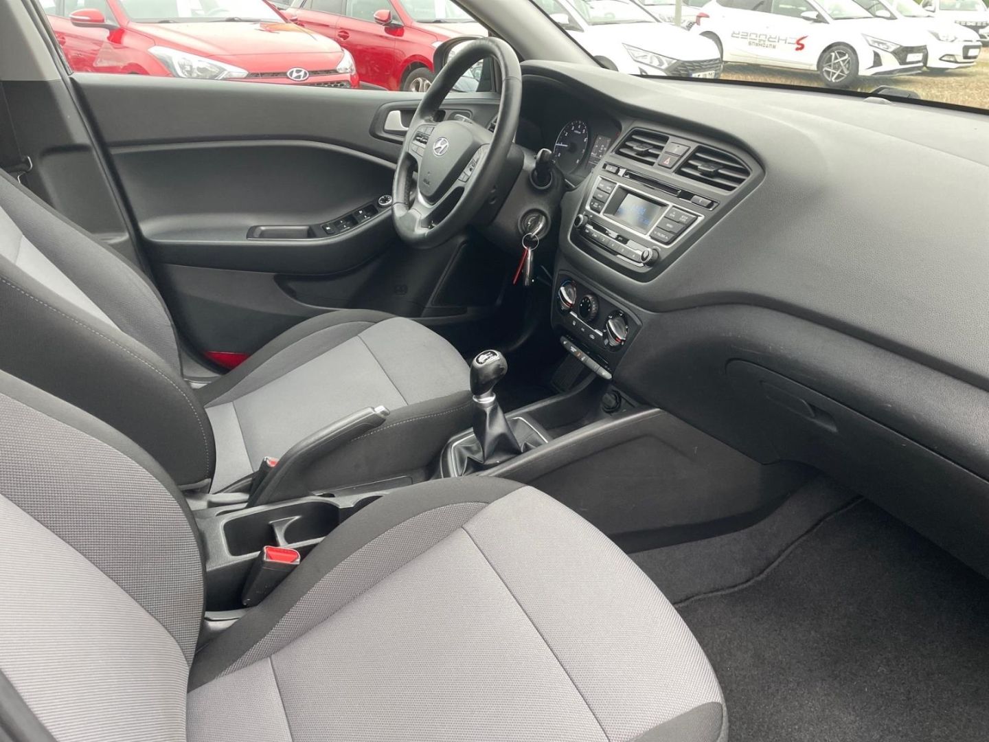 Fahrzeugabbildung Hyundai i20 1.2 Trend Sitzheizung Klima Parksensoren Alu