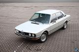 BMW 520 E12 72.000km, Erstlack, Sammlerzustand - BMW Oldtimer mit Benzin-Antrieb: Limousine