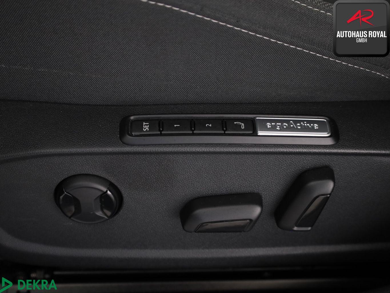 Volkswagen Golf VIII 1.5 eTSI STYLE MASSAGE,MEMORY,ACC,1.HD, миниатюра 16