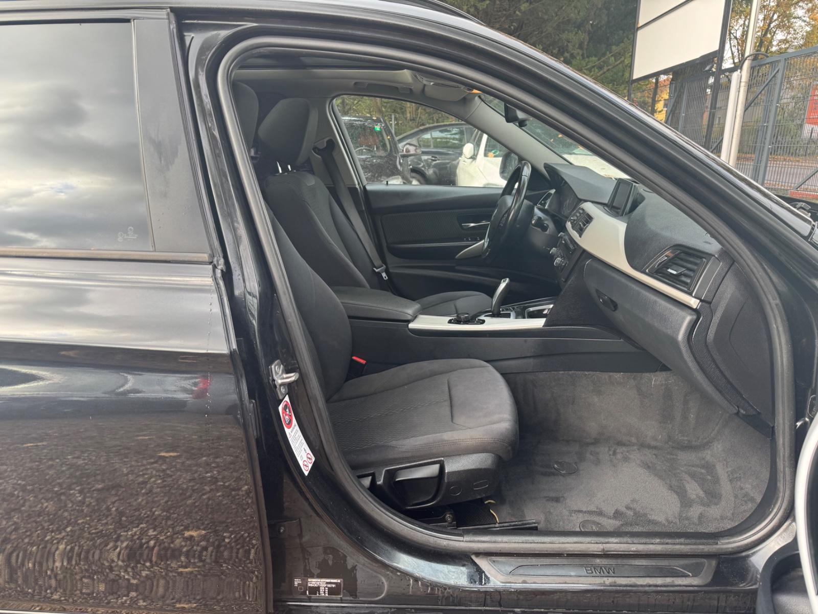 BMW Série 3 320i Touring BVA 184ch - Toit ouvrant - Clim - Régulateur de vitesse - Attelage