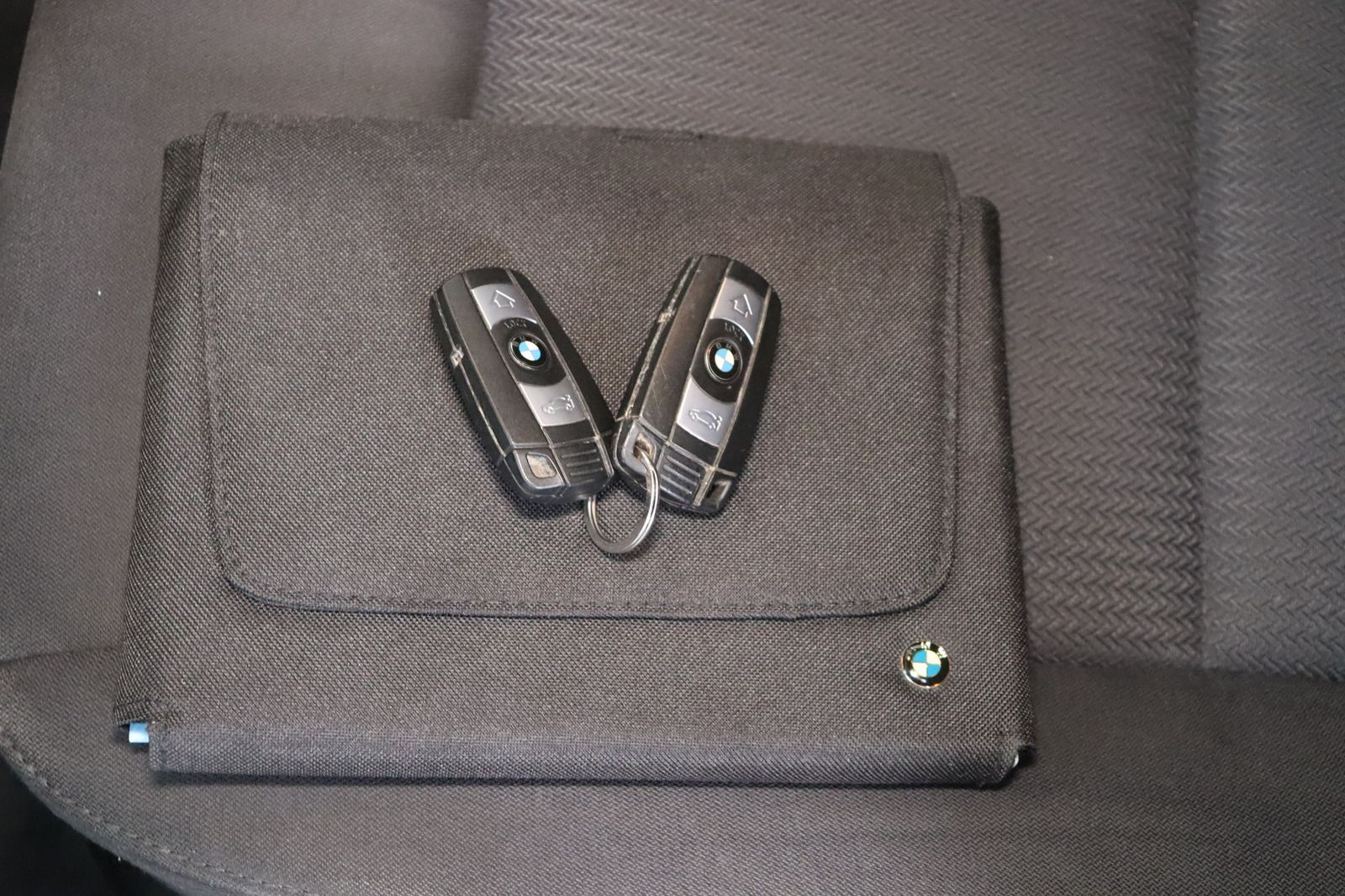 Fahrzeugabbildung BMW 320i touring * Sitzhzg. * Navi