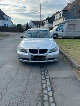 BMW e90 325i 3.0L - BMW 325 in Wuppertal