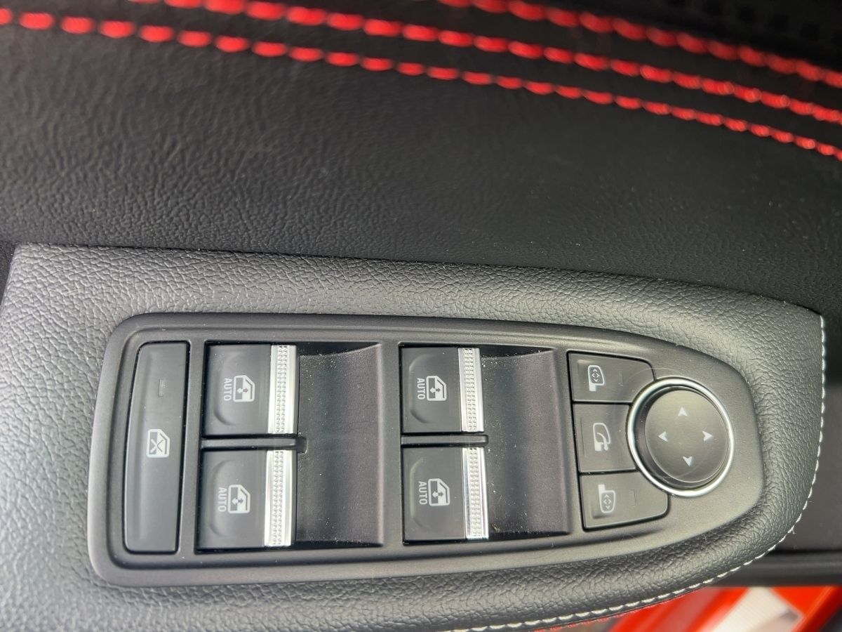 Fahrzeugabbildung Renault Arkana R.S. LINE TCe 140 EDC +WKR Alu