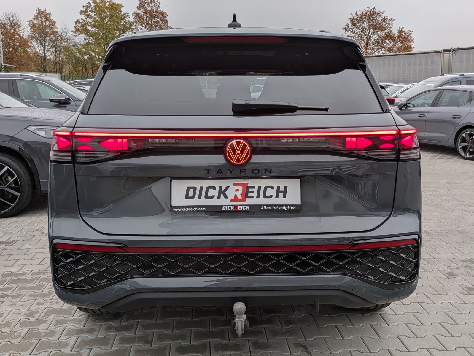 Fahrzeugabbildung Volkswagen Tayron 2.0 TDI 4M R-Line BLACK*7Si*MATRIX*PANO